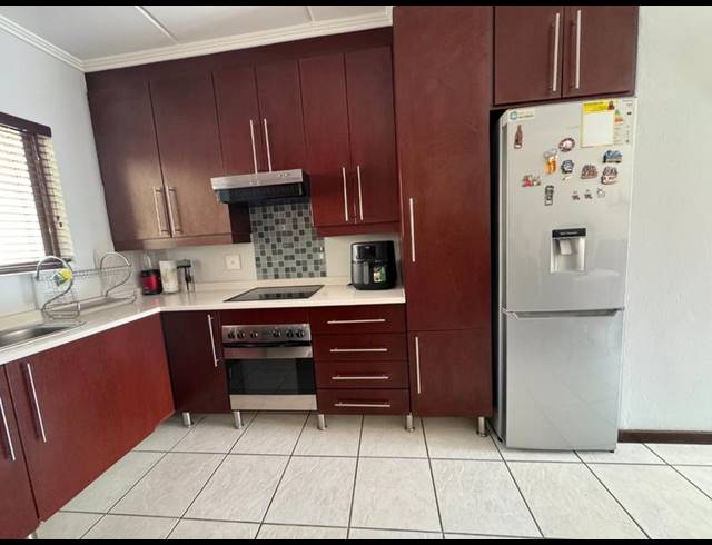 2 BEDROOM PROPERTY TO RENT IN SUNNINGHILL